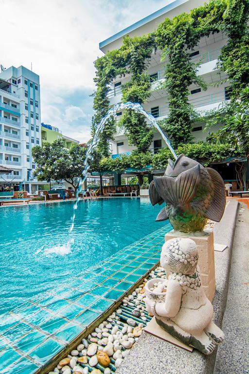 Sutus Court 5 Hotel Pattaya Buitenkant foto