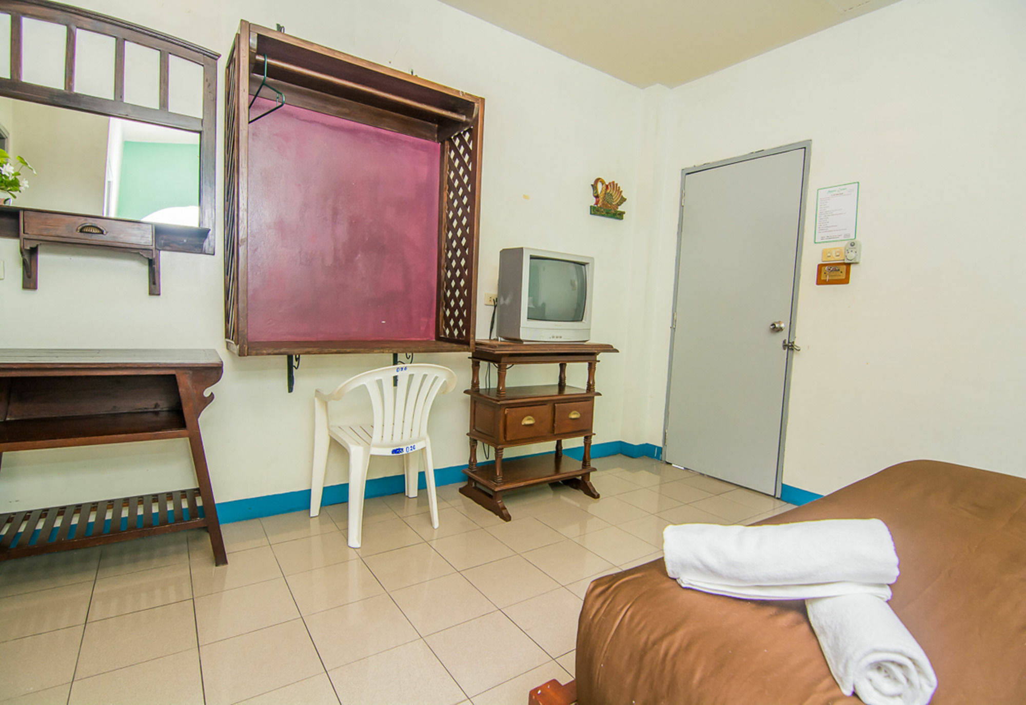 Sutus Court 5 Hotel Pattaya Buitenkant foto